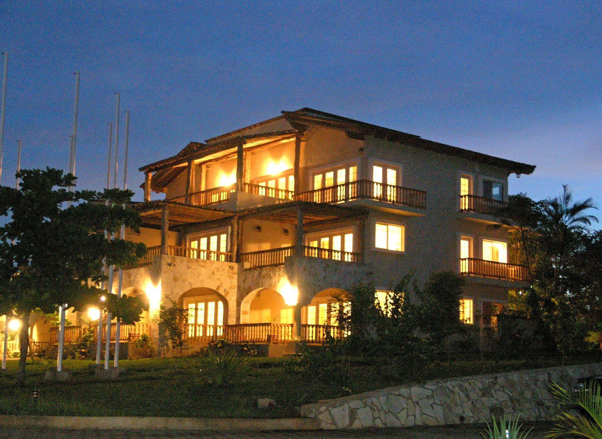 Hotel Marina Puesta Del Sol Aposentillo Esterno foto