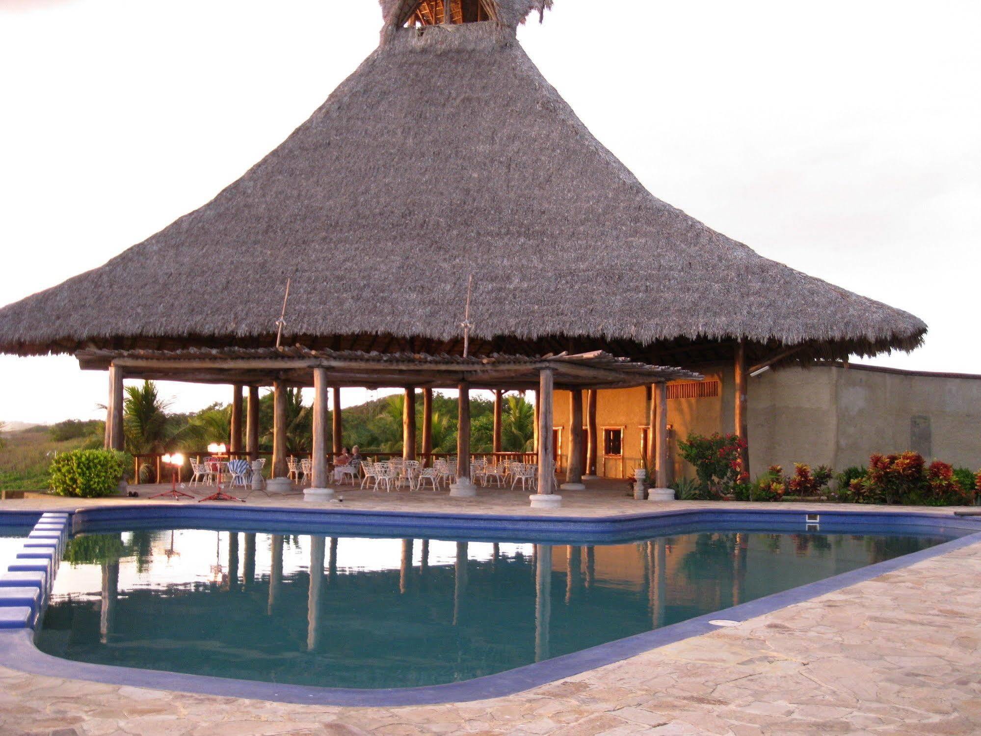 Hotel Marina Puesta Del Sol Aposentillo Esterno foto