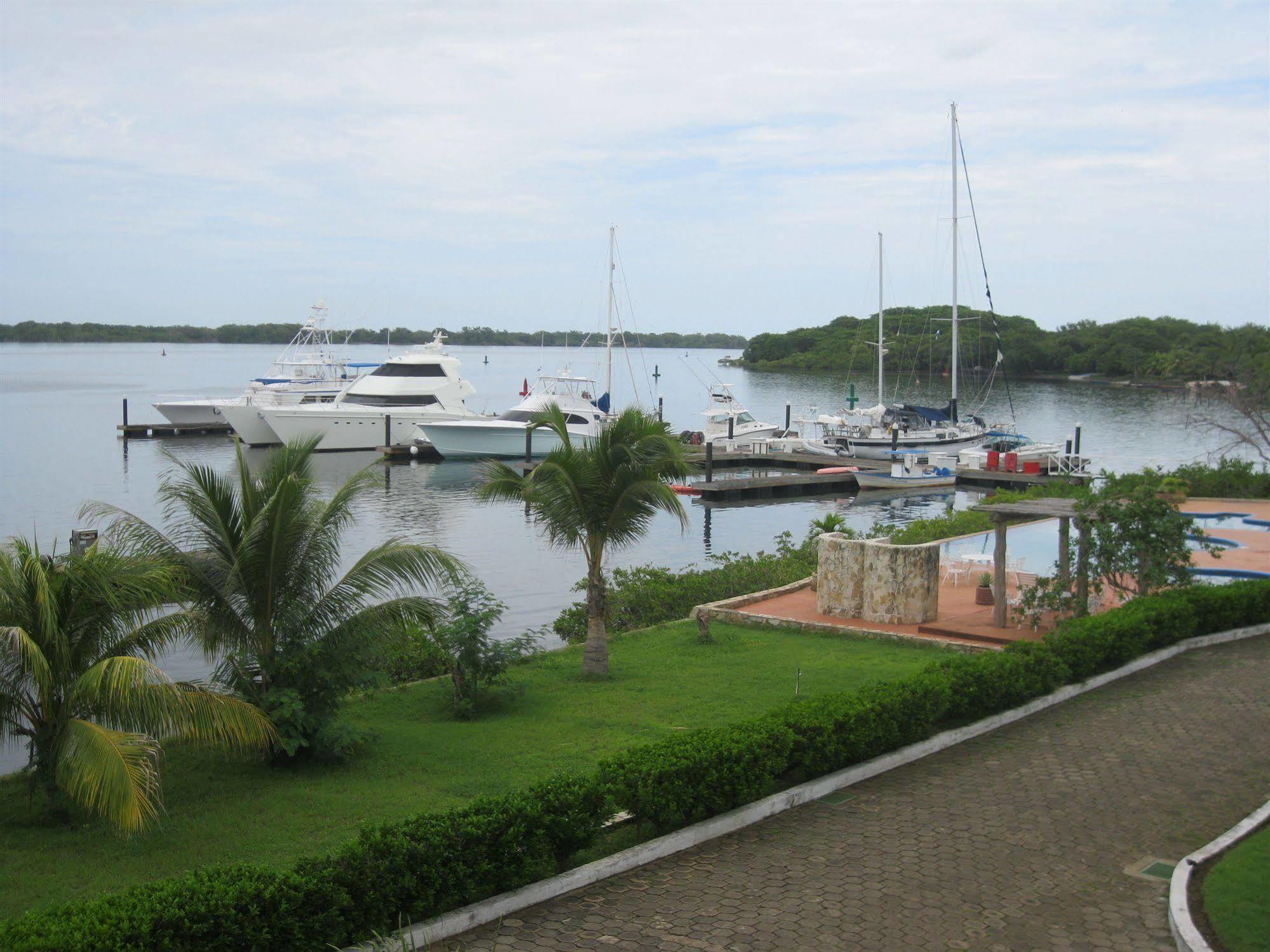 Hotel Marina Puesta Del Sol Aposentillo Esterno foto